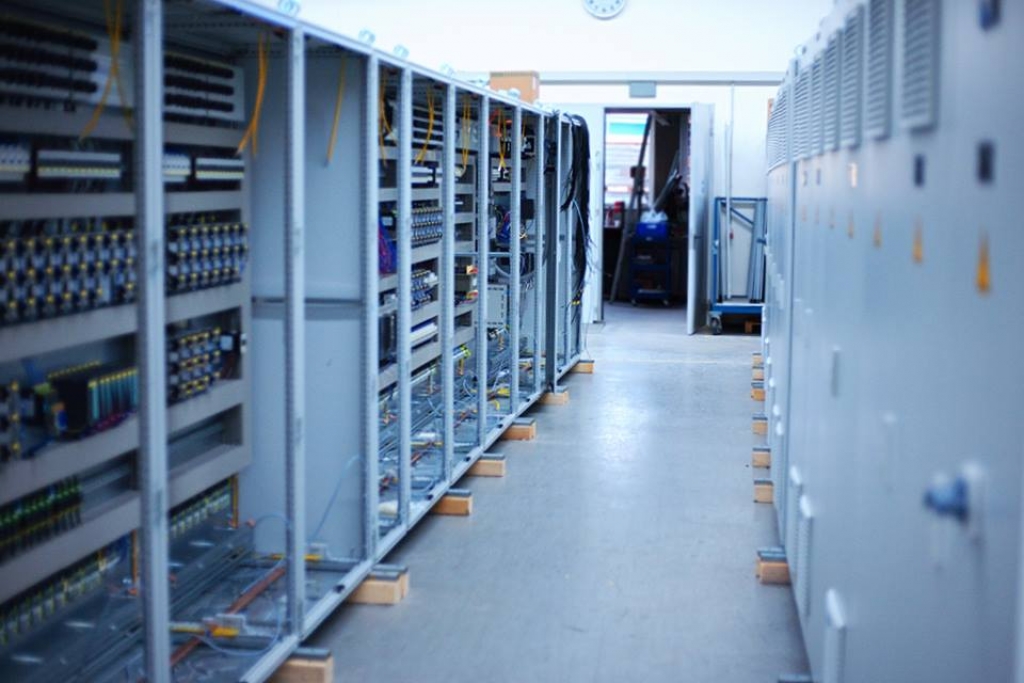Series production of control cabinets